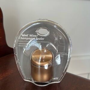 NEW Metro Kane - Gold Velvet Wine & Champagne Sealer
